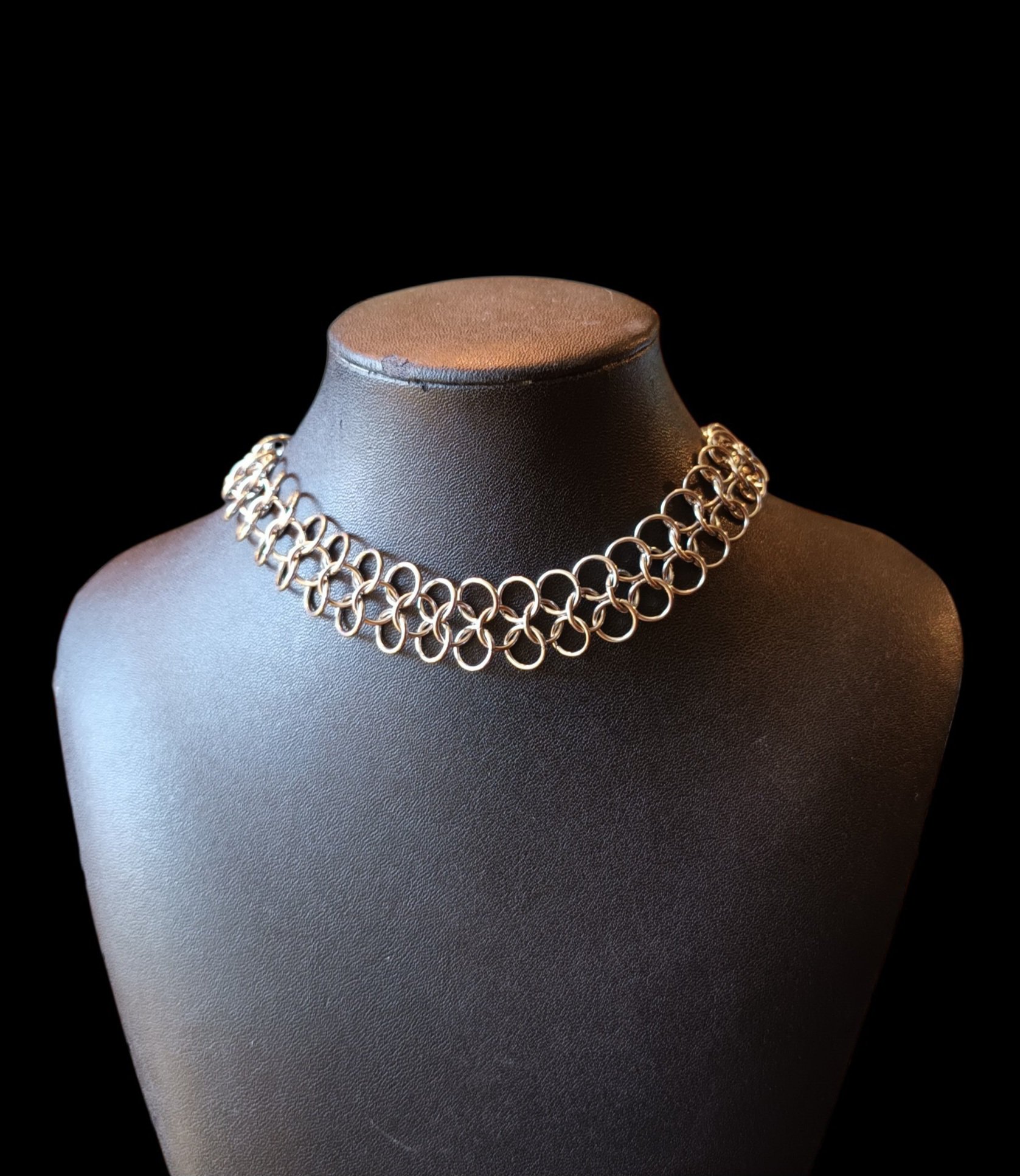 Astrea, choker