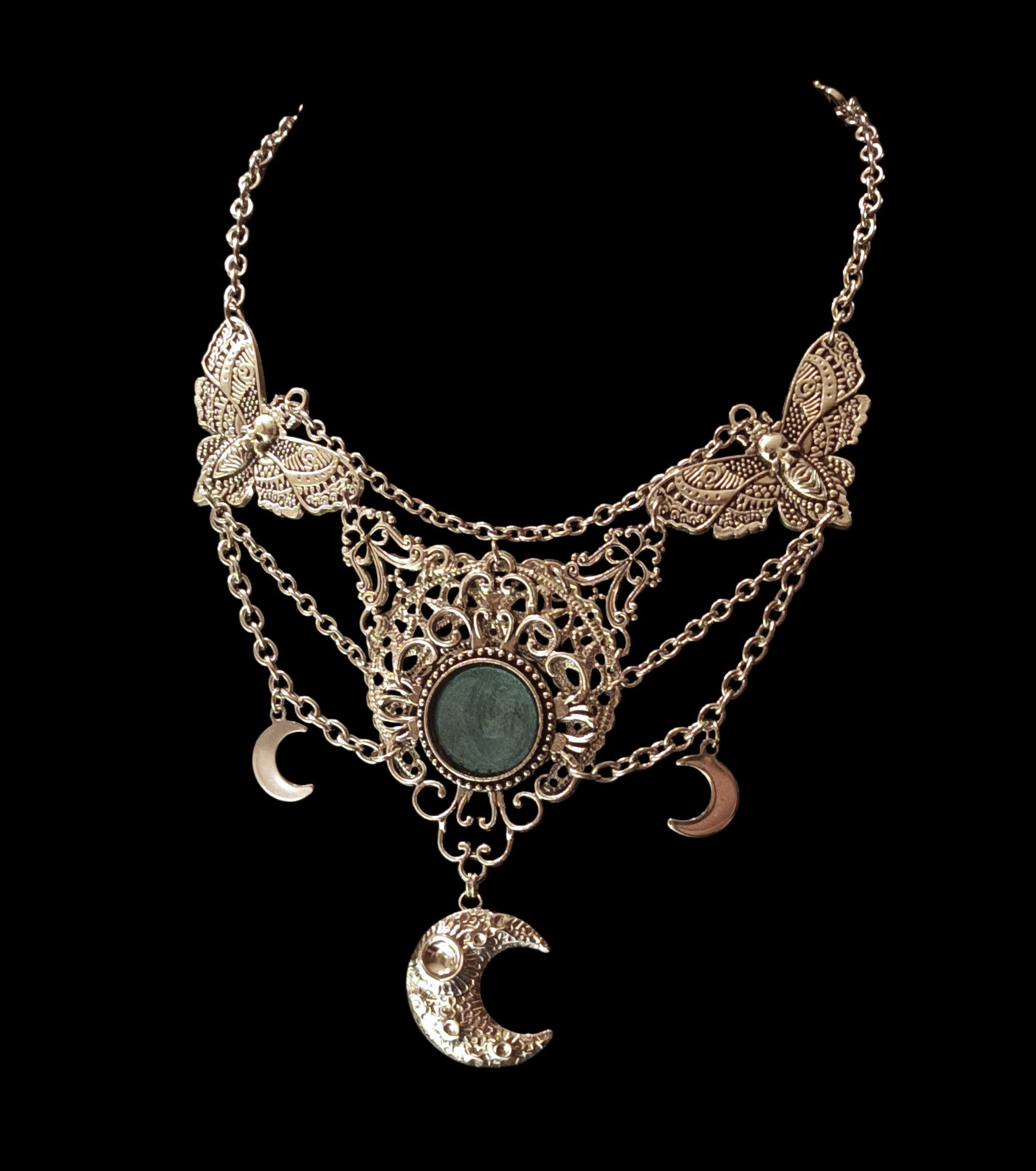 Hekate, kaulakoru